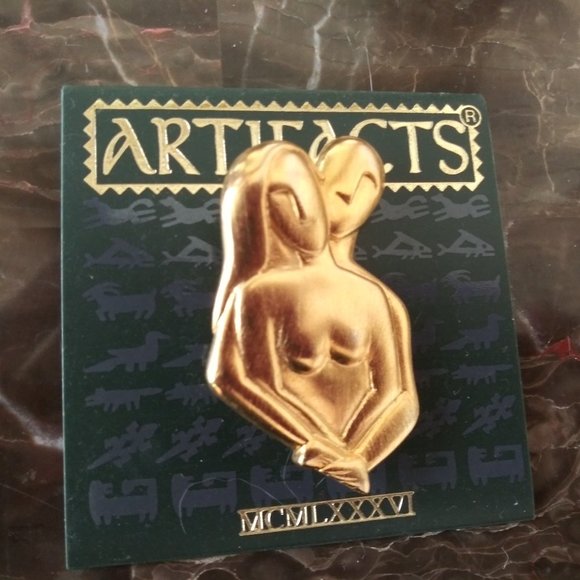 JJ Jonette Artifacts LOVERS Pin on ORIGINAL CARD! - Picture 2 of 4